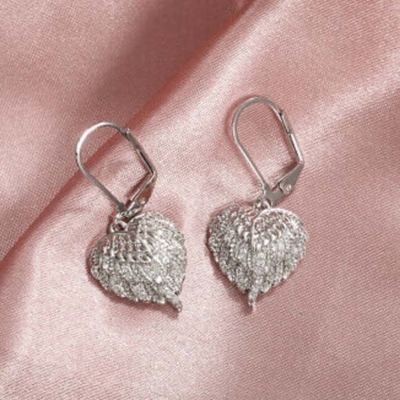 NEW Sterling silver Gorgeous Heart Earrings - Picture 3 of 5